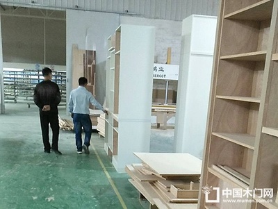 中国门业专刊 韩汉泉探访天津思佳木业，共话木业发展新机遇